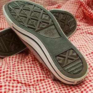 Womens Slip on Converse size 8.5 taupe.